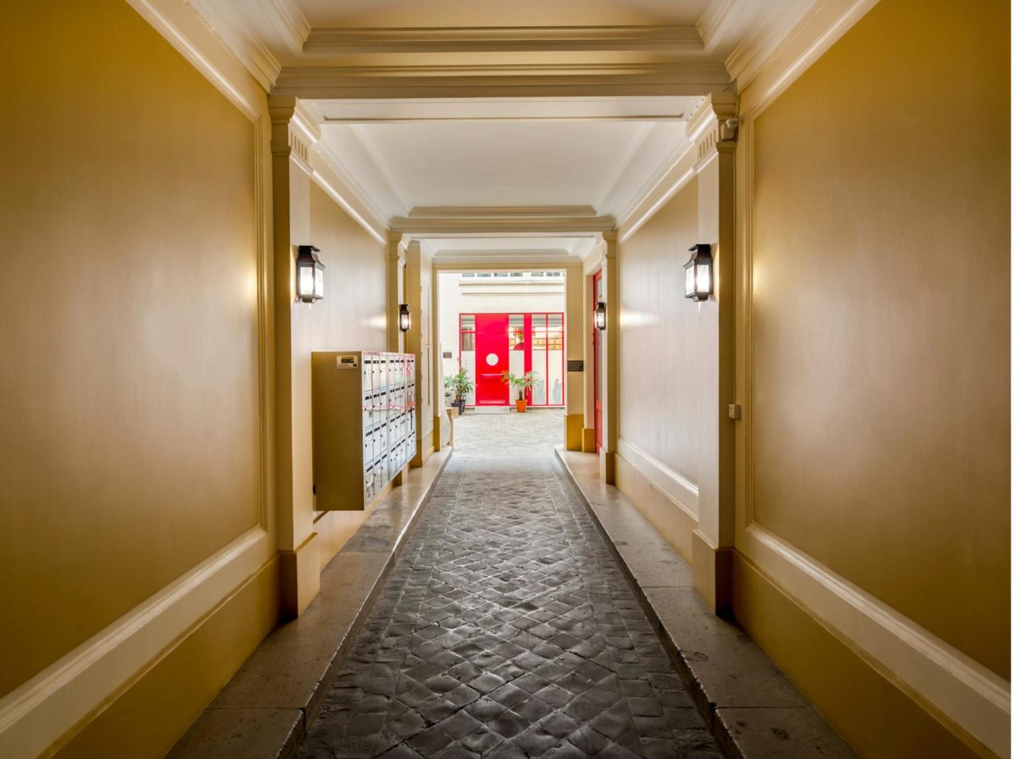 Merveil - Luxury - Louvre - Rousseau